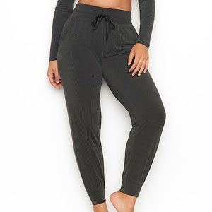 NWOT VS Ribbed Joggers